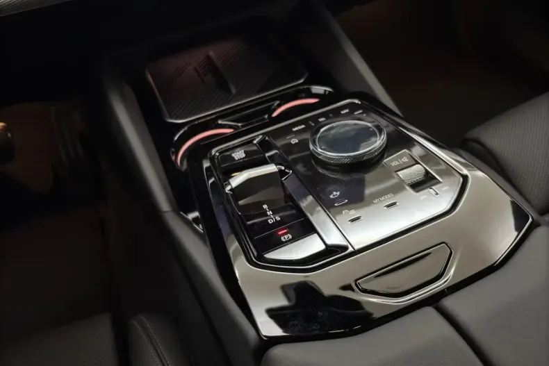 BMW 520 din 2025 cu 5 km - oferta BMW104955 - foto 6