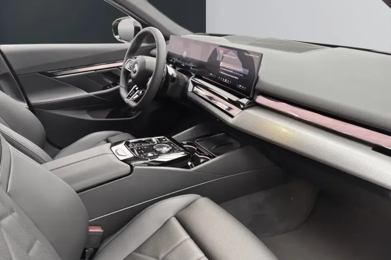 BMW 520 din 2025 cu 5 km - oferta BMW104955 - foto 8