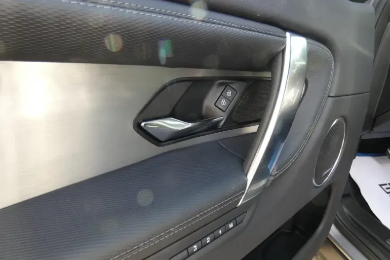 Land Rover Discovery Sport din 2024 cu 49.800 km - oferta LAN104961 - foto 24