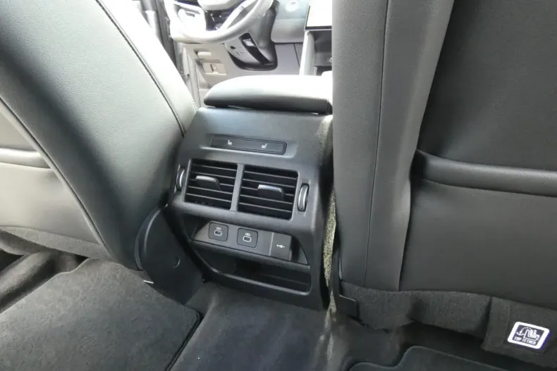 Land Rover Discovery Sport din 2024 cu 49.800 km - oferta LAN104961 - foto 27