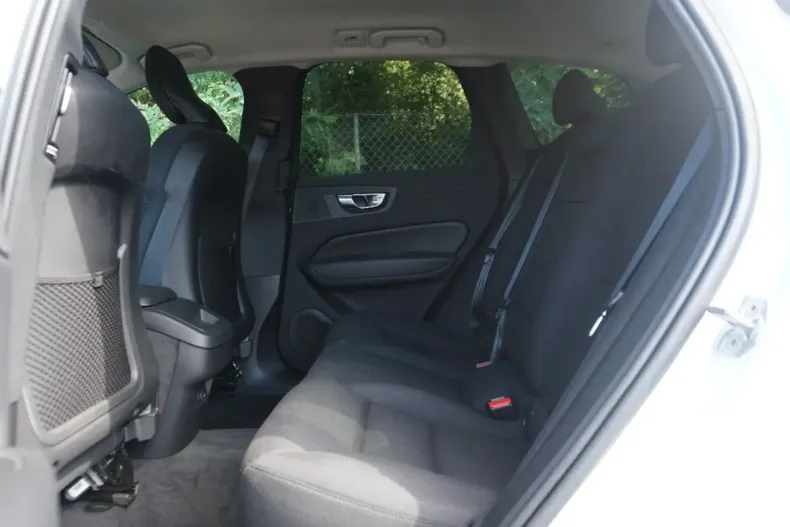 Volvo XC60 din 2022 cu 36.117 km - oferta VOL104984 - foto 13