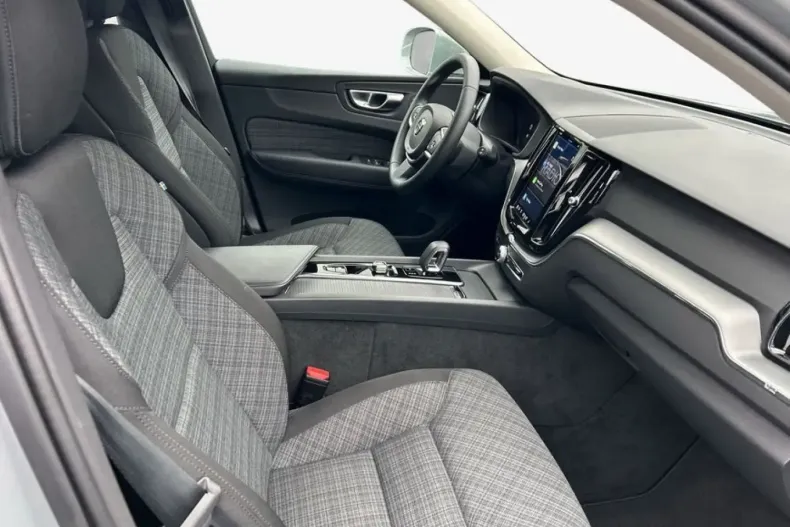 Volvo XC60 din 2024 cu 13.875 km - oferta VOL104988 - foto 12