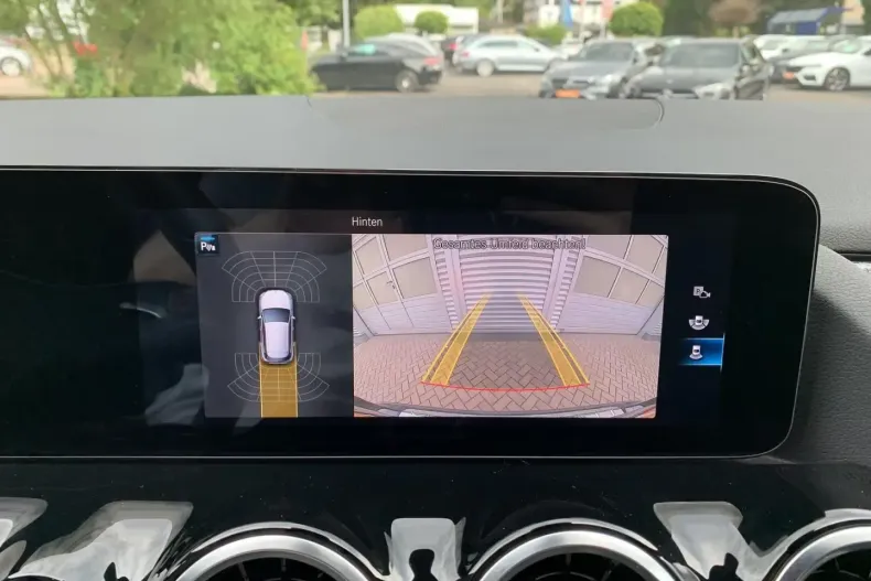 Mercedes-Benz GLA 220 din 2022 cu 47.060 km - oferta MER105019 - foto 21