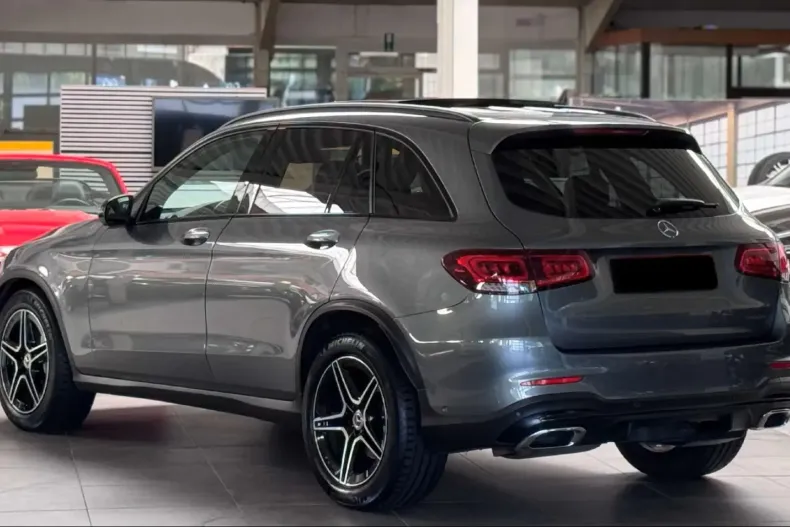 Mercedes-Benz GLC 300 din 2020 cu 56.900 km - oferta MER105042 - foto 3