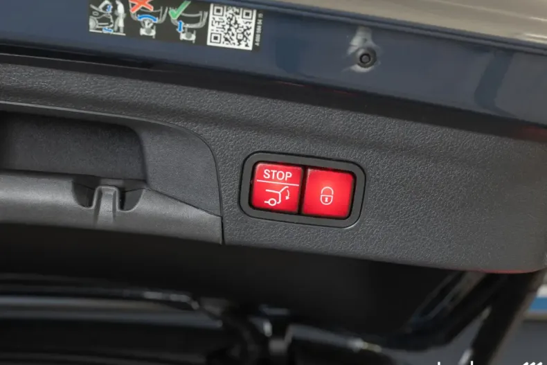 Mercedes-Benz GLE 450 din 2024 cu 9.988 km - oferta MER105043 - foto 9