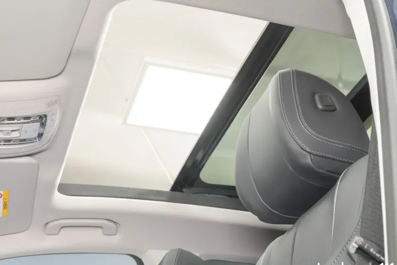 Mercedes-Benz GLE 450 din 2024 cu 9.988 km - oferta MER105043 - foto 12