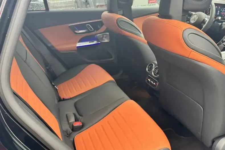 Mercedes-Benz GLC 200 din 2024 cu 4.800 km - oferta MER105084 - foto 5