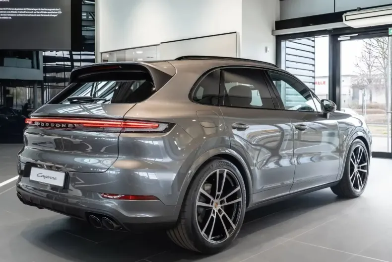 Porsche Cayenne din 2025 cu 8.950 km - oferta POR105093 - foto 3