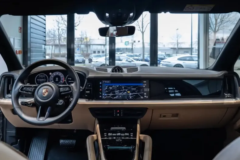 Porsche Cayenne din 2025 cu 8.950 km - oferta POR105093 - foto 6