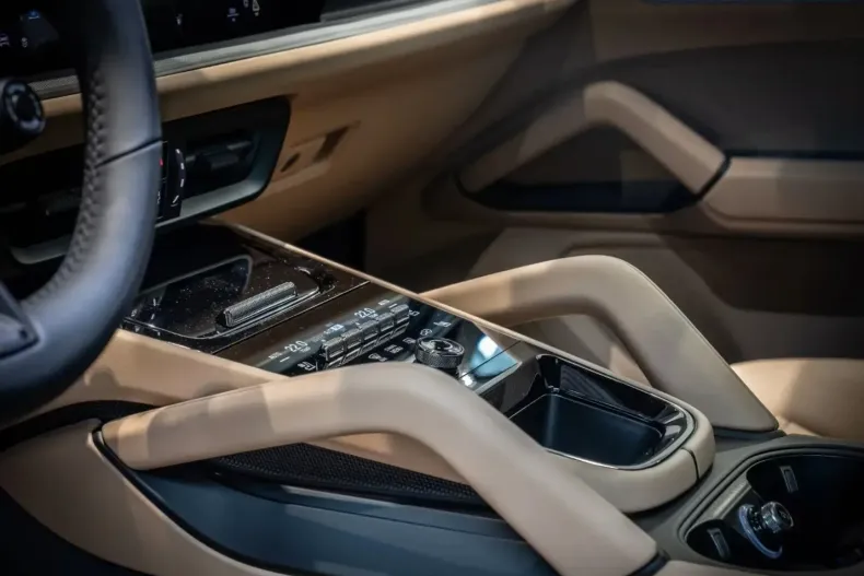 Porsche Cayenne din 2025 cu 8.950 km - oferta POR105093 - foto 18