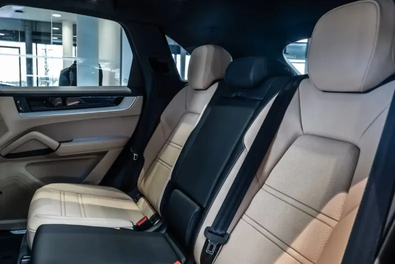 Porsche Cayenne din 2025 cu 8.950 km - oferta POR105093 - foto 19