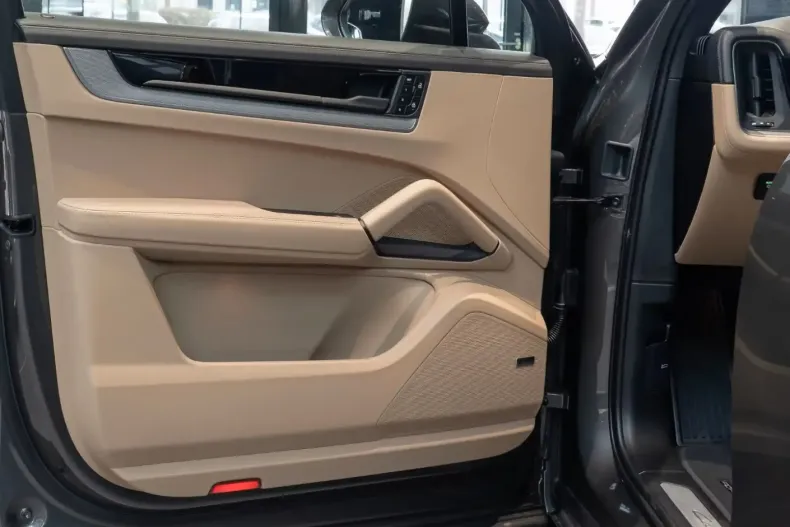 Porsche Cayenne din 2025 cu 8.950 km - oferta POR105093 - foto 20