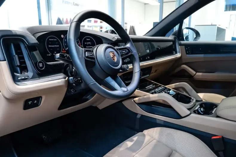 Porsche Cayenne din 2025 cu 8.950 km - oferta POR105093 - foto 22