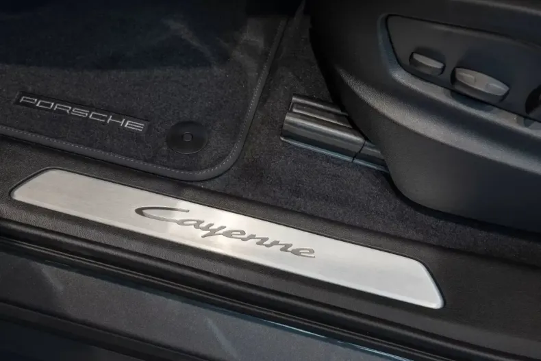 Porsche Cayenne din 2025 cu 8.950 km - oferta POR105093 - foto 27