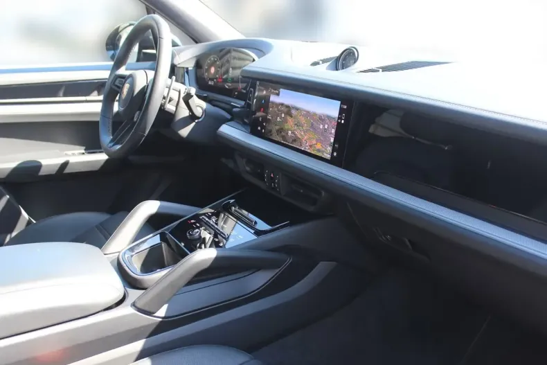 Porsche Cayenne din 2024 cu 20.000 km - oferta POR105095 - foto 6