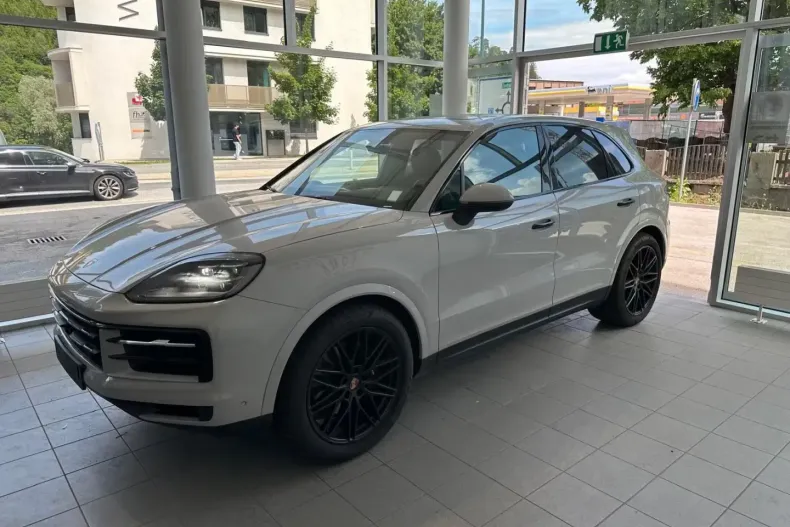 Porsche Cayenne din 2025 cu 1.000 km - oferta POR105096 - foto 1