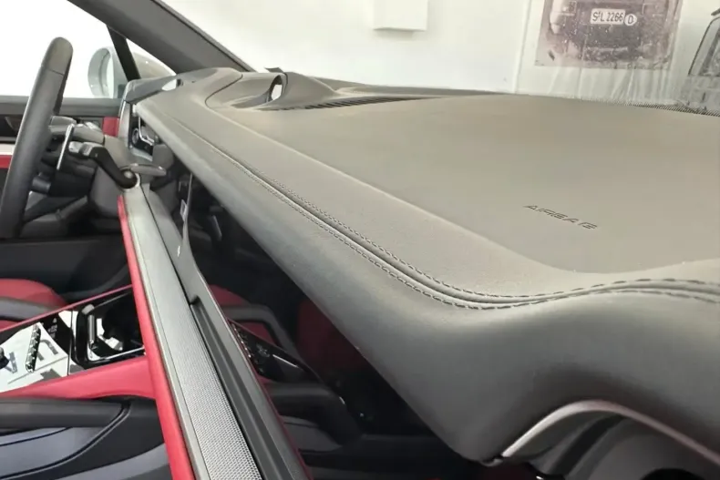 Porsche Cayenne din 2025 cu 1.000 km - oferta POR105096 - foto 9