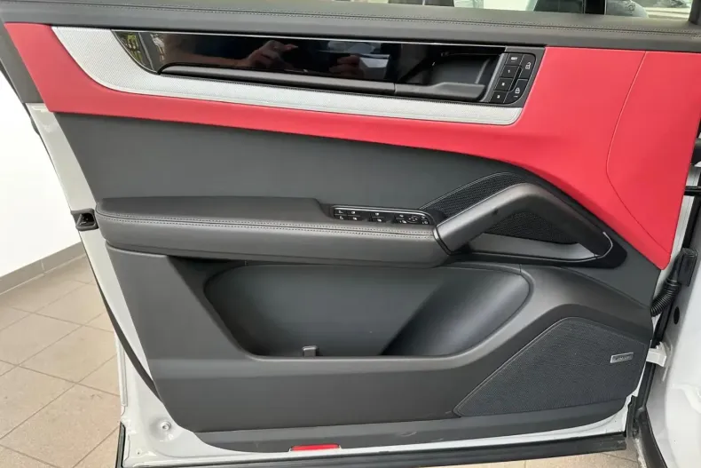 Porsche Cayenne din 2025 cu 1.000 km - oferta POR105096 - foto 12