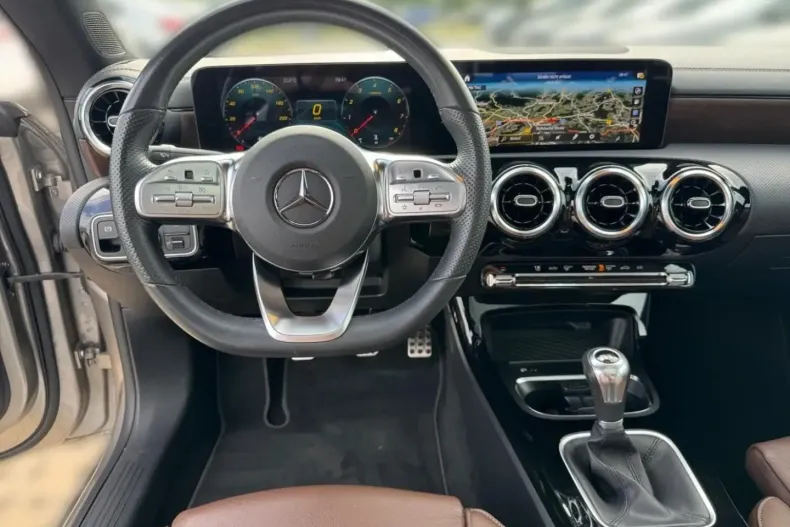 Mercedes-Benz CLA 200 din 2021 cu 25.058 km - oferta MER105100 - foto 9