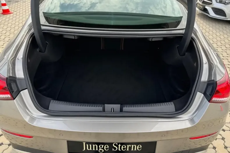 Mercedes-Benz CLA 200 din 2021 cu 25.058 km - oferta MER105100 - foto 12