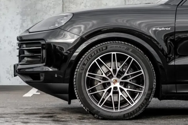 Porsche Cayenne din 2025 cu 7.000 km - oferta POR105102 - foto 4