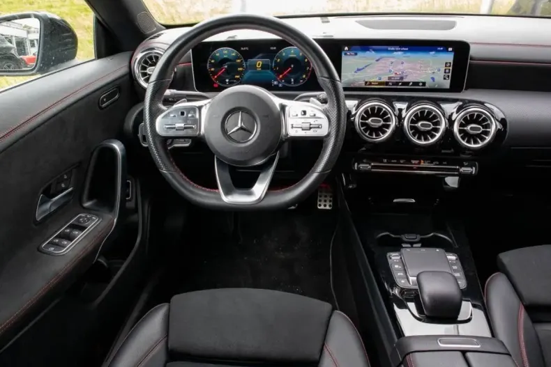 Mercedes-Benz CLA 180 din 2020 cu 50.600 km - oferta MER105104 - foto 4