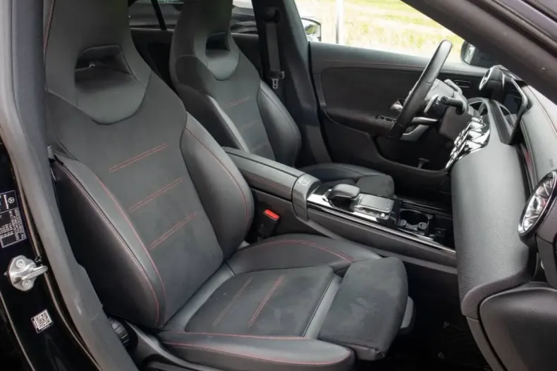 Mercedes-Benz CLA 180 din 2020 cu 50.600 km - oferta MER105104 - foto 5