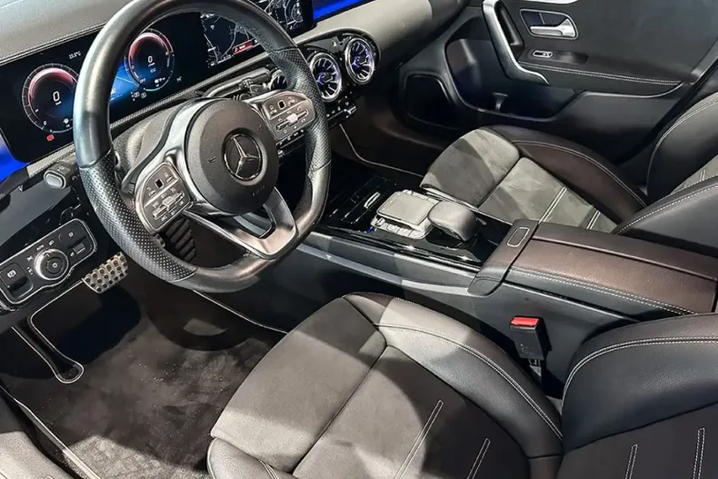 Mercedes-Benz CLA 250 din 2021 cu 92.500 km - oferta MER105105 - foto 10