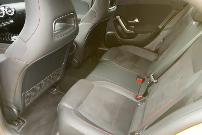 Mercedes-Benz CLA 200 din 2020 cu 86.200 km - oferta MER105106 - foto 7