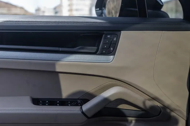 Porsche Cayenne din 2024 cu 14.586 km - oferta POR105114 - foto 20