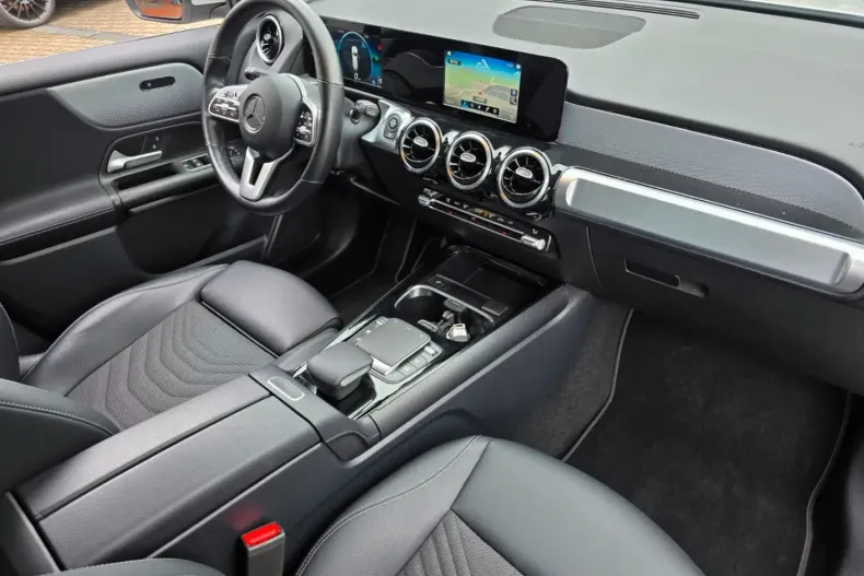 Mercedes-Benz GLB 200 din 2022 cu 93.000 km - oferta MER105121 - foto 2