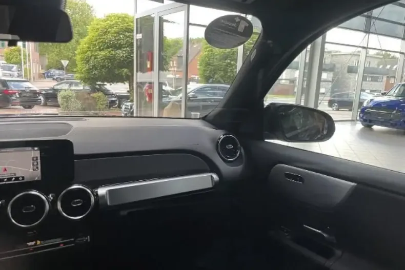 Mercedes-Benz GLB 180 din 2023 cu 75.000 km - oferta MER105122 - foto 13