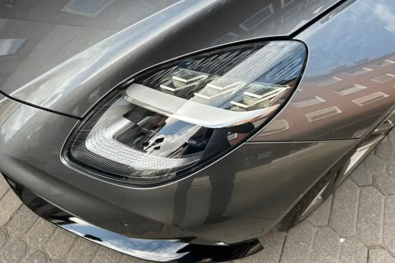 Aston Martin V8 Vantage din 2024 cu 6.500 km - oferta AST105131 - foto 7