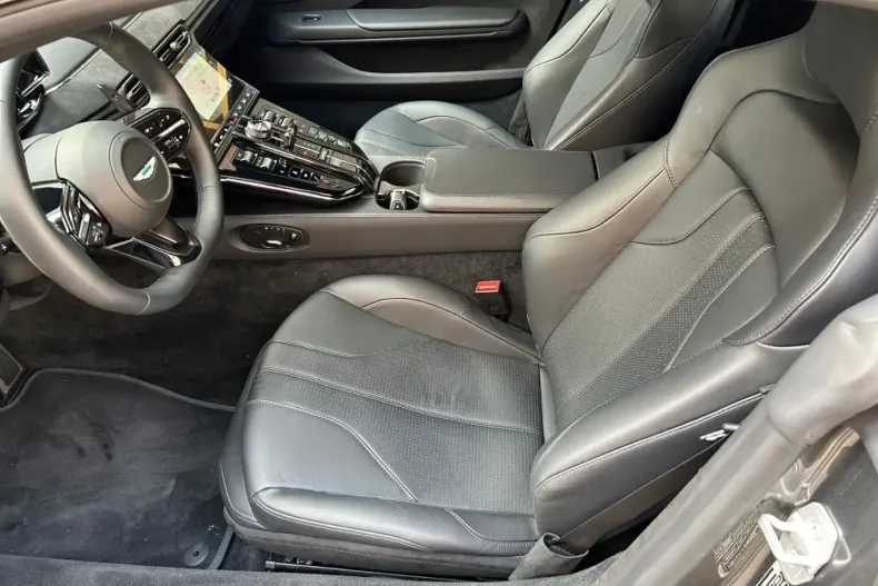 Aston Martin V8 Vantage din 2024 cu 6.500 km - oferta AST105131 - foto 13