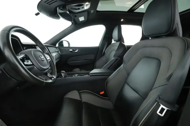 Volvo XC60 din 2021 cu 101.195 km - oferta VOL105142 - foto 6