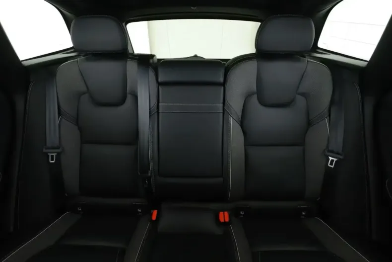 Volvo XC60 din 2021 cu 101.195 km - oferta VOL105142 - foto 11