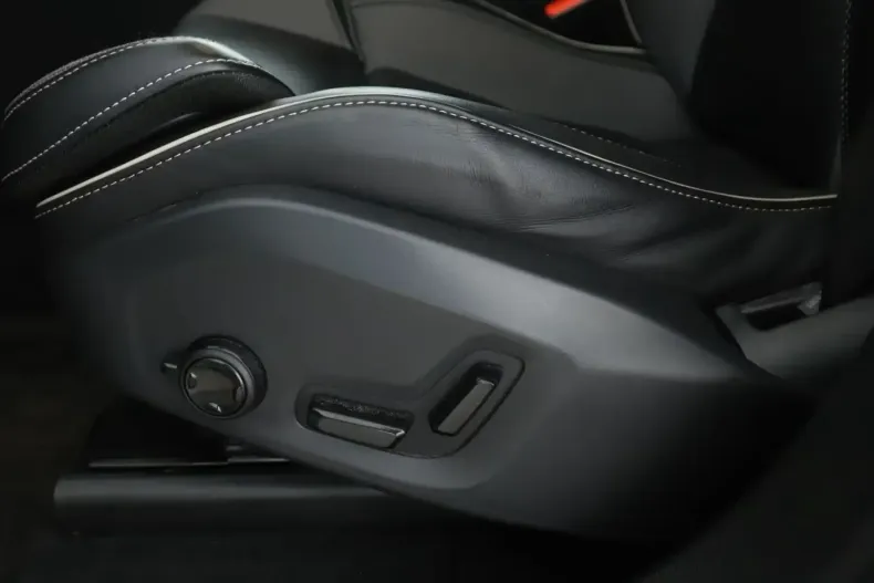 Volvo XC60 din 2021 cu 101.195 km - oferta VOL105142 - foto 12