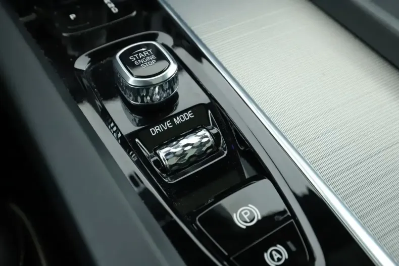 Volvo XC60 din 2021 cu 101.195 km - oferta VOL105142 - foto 15