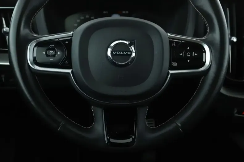 Volvo XC60 din 2021 cu 101.195 km - oferta VOL105142 - foto 21