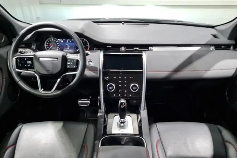 Land Rover Discovery Sport din 2023 cu 30.500 km - oferta LAN105143 - foto 4