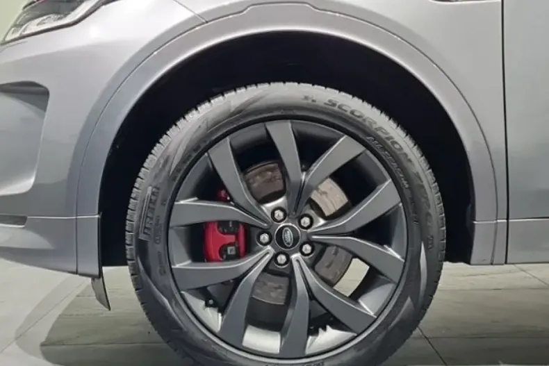 Land Rover Discovery Sport din 2023 cu 30.500 km - oferta LAN105143 - foto 9