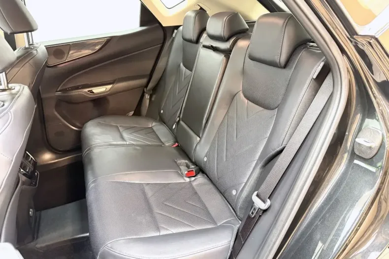 Lexus NX 450h din 2024 cu 18.873 km - oferta LEX105155 - foto 12