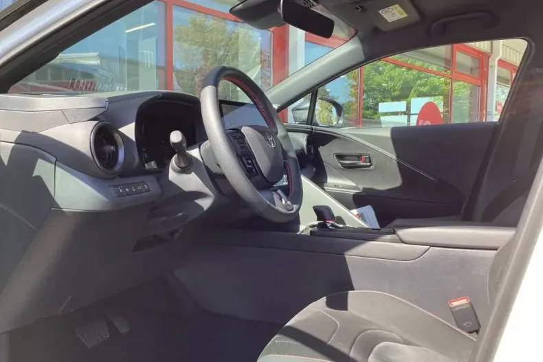 Toyota C-HR din 2024 cu 14.890 km - oferta TOY105170 - foto 6