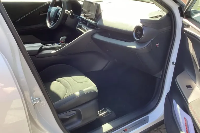 Toyota C-HR din 2024 cu 14.890 km - oferta TOY105170 - foto 10