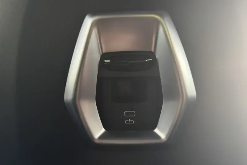 BMW XM din 2024 cu 28.121 km - oferta BMW105171 - foto 25