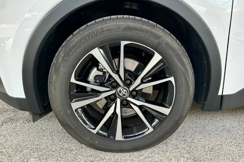 Toyota C-HR din 2024 cu 9.900 km - oferta TOY105173 - foto 6