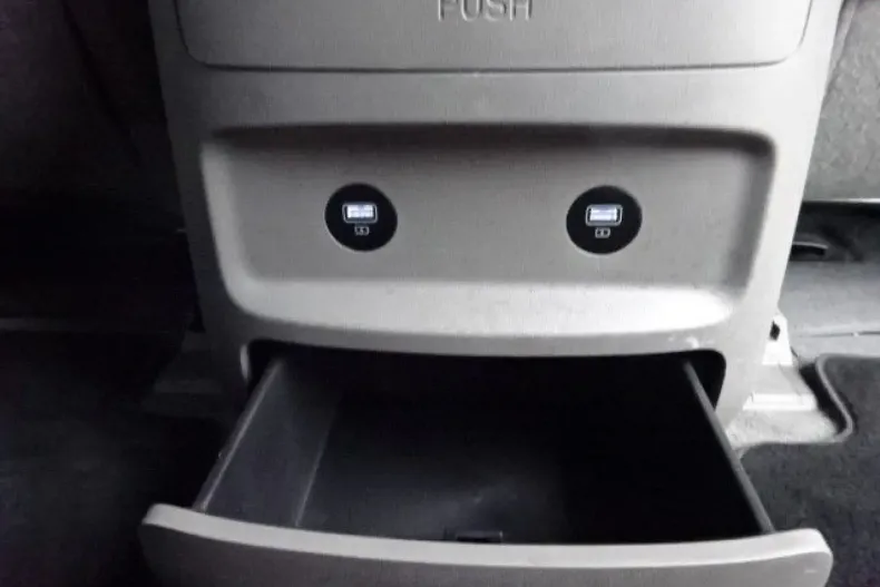 Hyundai STARIA din 2022 cu 53.452 km - oferta HYU105184 - foto 10