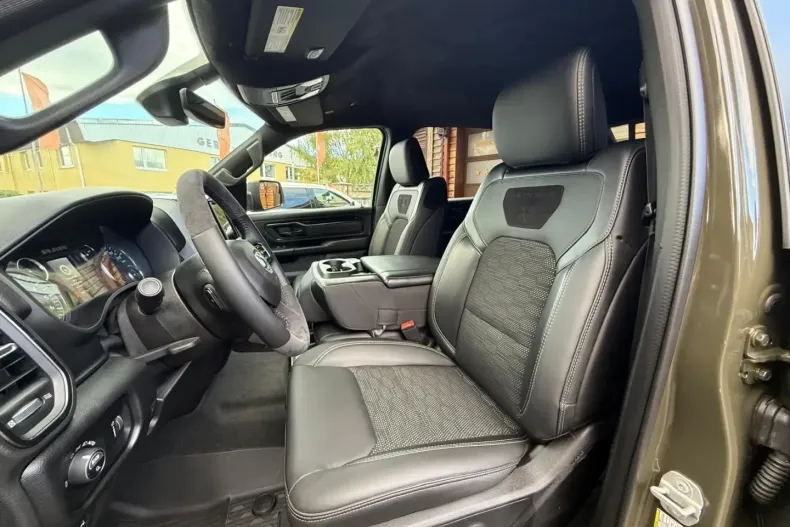 Dodge RAM din 2021 cu 13.900 km - oferta DOD105192 - foto 2