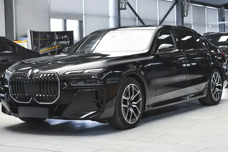 BMW 740 din 2024 cu 13.719 km - oferta BMW105196 - foto 3