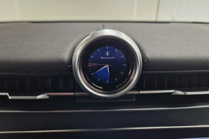 Maserati Grecale din 2022 cu 76.075 km - oferta MAS105218 - foto 23